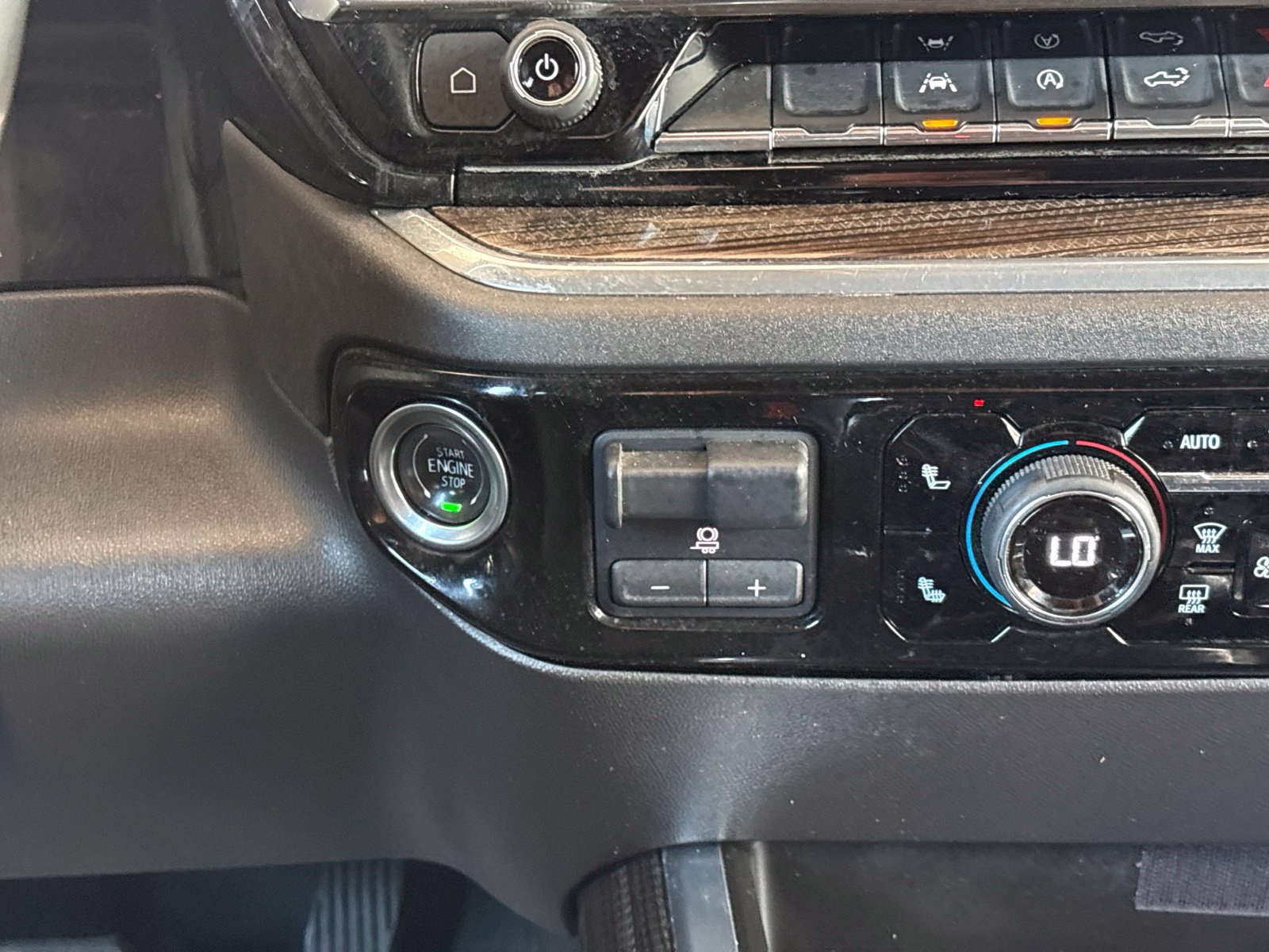 Used 2024 Chevrolet Silverado 1500 LT Trail Boss w/ Convenience Package II AWD/4WD image 24