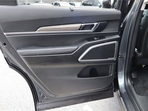 Certified 2022 Kia Telluride EX w/ EX Premium Package image 25