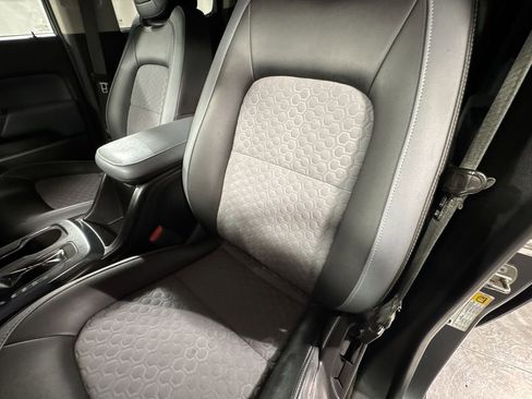 Used 2018 Chevrolet Colorado Z71 image 19