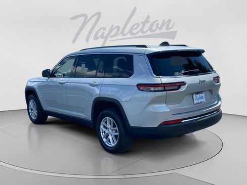 Used 2023 Jeep Grand Cherokee L Laredo RWD image 3