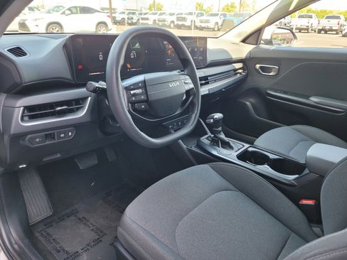 Used 2025 Kia K4 LXS image 9