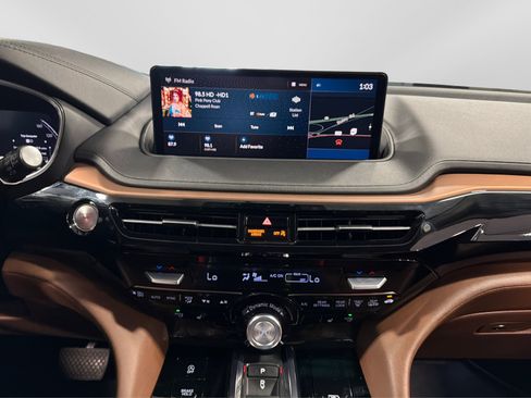 Used 2022 Acura MDX SH-AWD w/ Technology Package image 28
