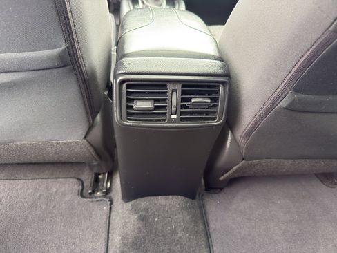 Used 2019 Nissan Rogue SV w/ Sun & Sound Touring Package AWD/4WD image 32