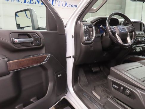 Used 2022 GMC Sierra 3500 Denali w/ Denali Ultimate Package image 47
