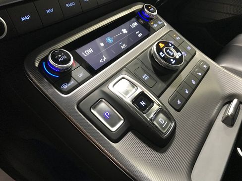 Used 2025 Hyundai Palisade Calligraphy AWD/4WD image 17