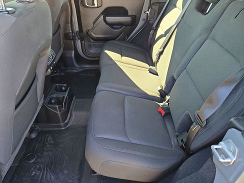 Used 2022 Jeep Wrangler Unlimited Sport image 11