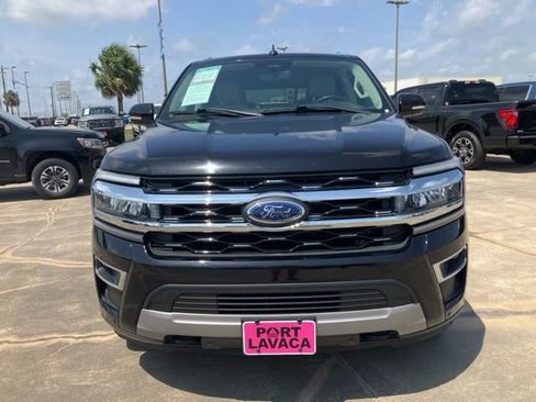 Used 2022 Ford Expedition Max Limited AWD/4WD image 2