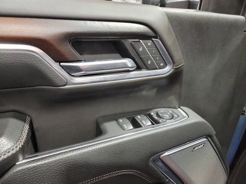 Used 2024 GMC Sierra 3500 Denali w/ Technology Package image 15