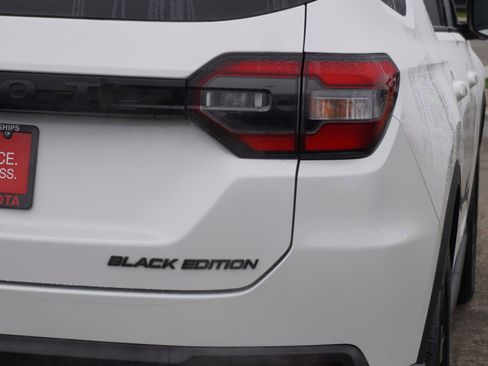 Used 2025 Honda Pilot Black Edition image 9