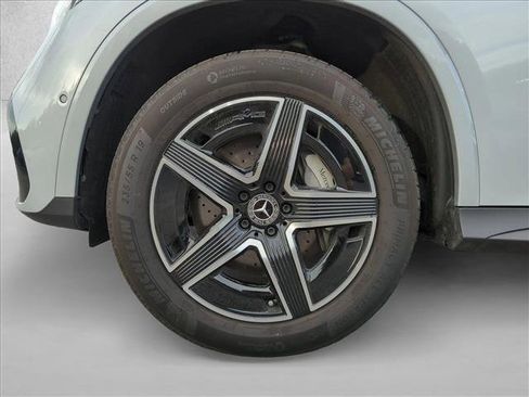 Used 2024 Mercedes-Benz GLC 300 4MATIC image 13