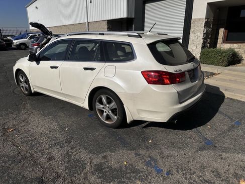 Used 2011 Acura TSX Sport Wagon FWD image 2