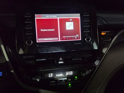 Used 2022 Toyota Camry SE w/ Convenience Package FWD image 27