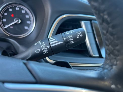 Used 2021 Buick Enclave Essence w/ Sound and Sites Package image 11