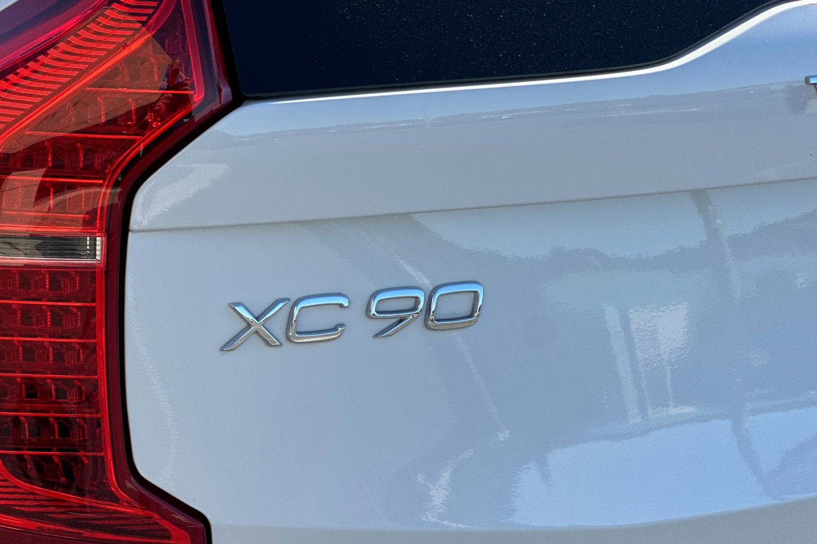 Certified 2025 Volvo XC90 T8 Ultra w/ Protection Package AWD/4WD image 13