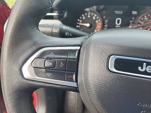 Used 2025 Jeep Compass Limited AWD/4WD image 37