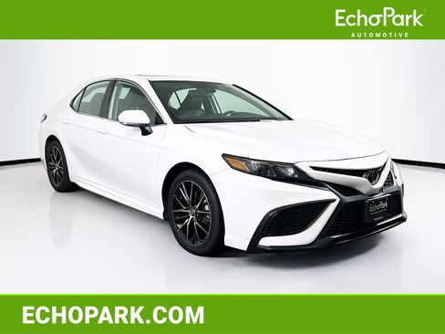 Used 2023 Toyota Camry SE w/ Cold Weather Package image 1