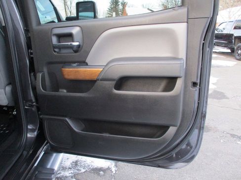 Used 2016 Chevrolet Silverado 2500 LTZ w/ LTZ Plus Package image 40