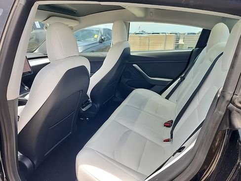 Used 2021 Tesla Model 3 Standard Range Plus RWD image 3