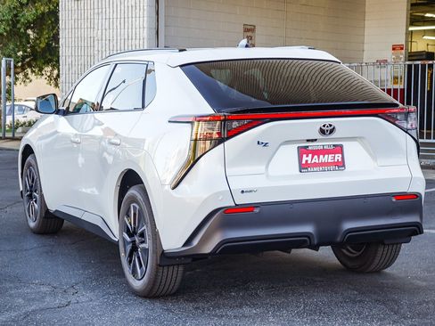 New 2026 Toyota bZ FWD image 5