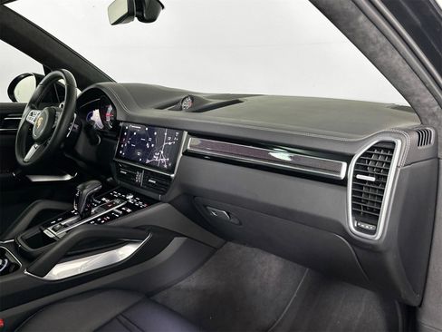 Certified 2023 Porsche Cayenne Turbo image 30