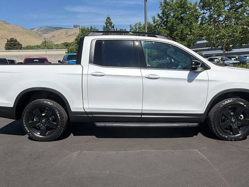 New 2026 Honda Ridgeline Black Edition image 2