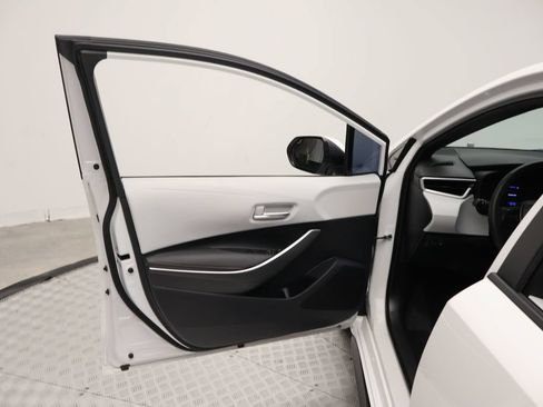 Used 2024 Toyota Corolla SE FWD image 16