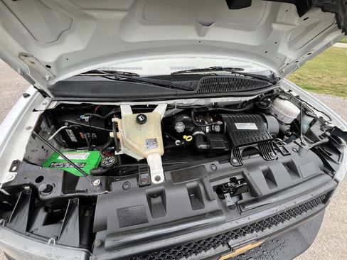 Used 2020 Chevrolet Express 2500 Extended w/ Enhanced Convenience Package RWD image 18