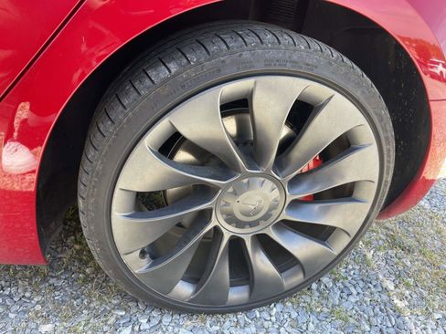 Used 2022 Tesla Model 3 Performance image 10