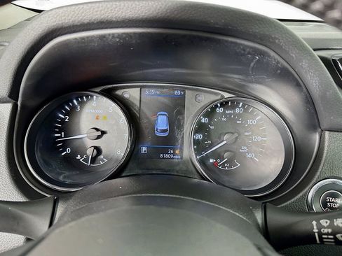 Used 2020 Nissan Rogue SV w/ Premium Package image 18