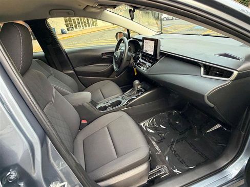 Used 2025 Toyota Corolla LE FWD image 28