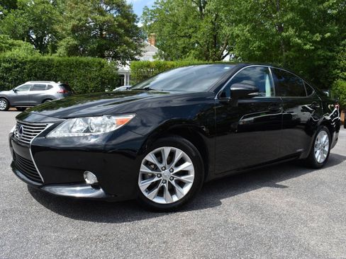 Used 2014 Lexus ES 300h w/ Premium Package w/Bamboo Trim FWD image 45