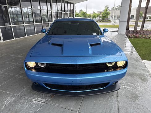 Used 2015 Dodge Challenger R/T Scat Pack RWD image 3
