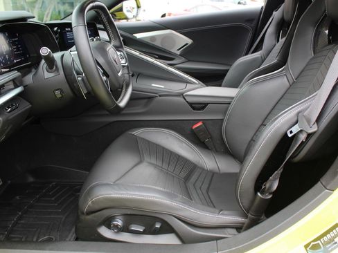 Used 2022 Chevrolet Corvette Stingray Preferred Cpe w/ Z51 Performance Package RWD image 29