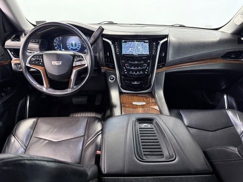 Used 2018 Cadillac Escalade Luxury image 26