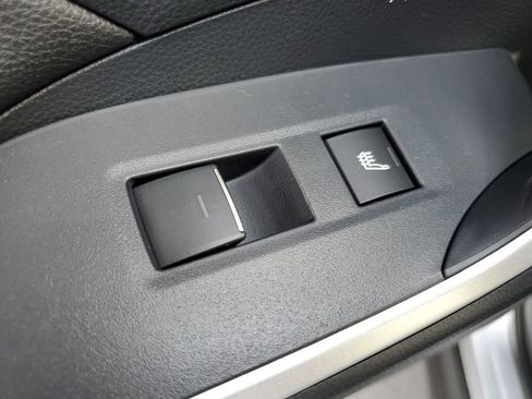 New 2025 Toyota RAV4 SE image 18