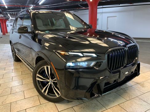 Used 2024 BMW X7 xDrive40i w/ M Sport Package AWD/4WD image 5
