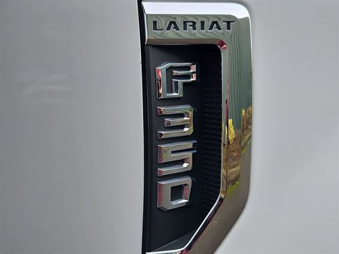 Used 2022 Ford F350 Lariat w/ FX4 Off-Road Package image 12