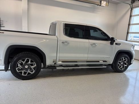 Used 2024 GMC Sierra 1500 SLT w/ SLT Premium Package AWD/4WD image 10