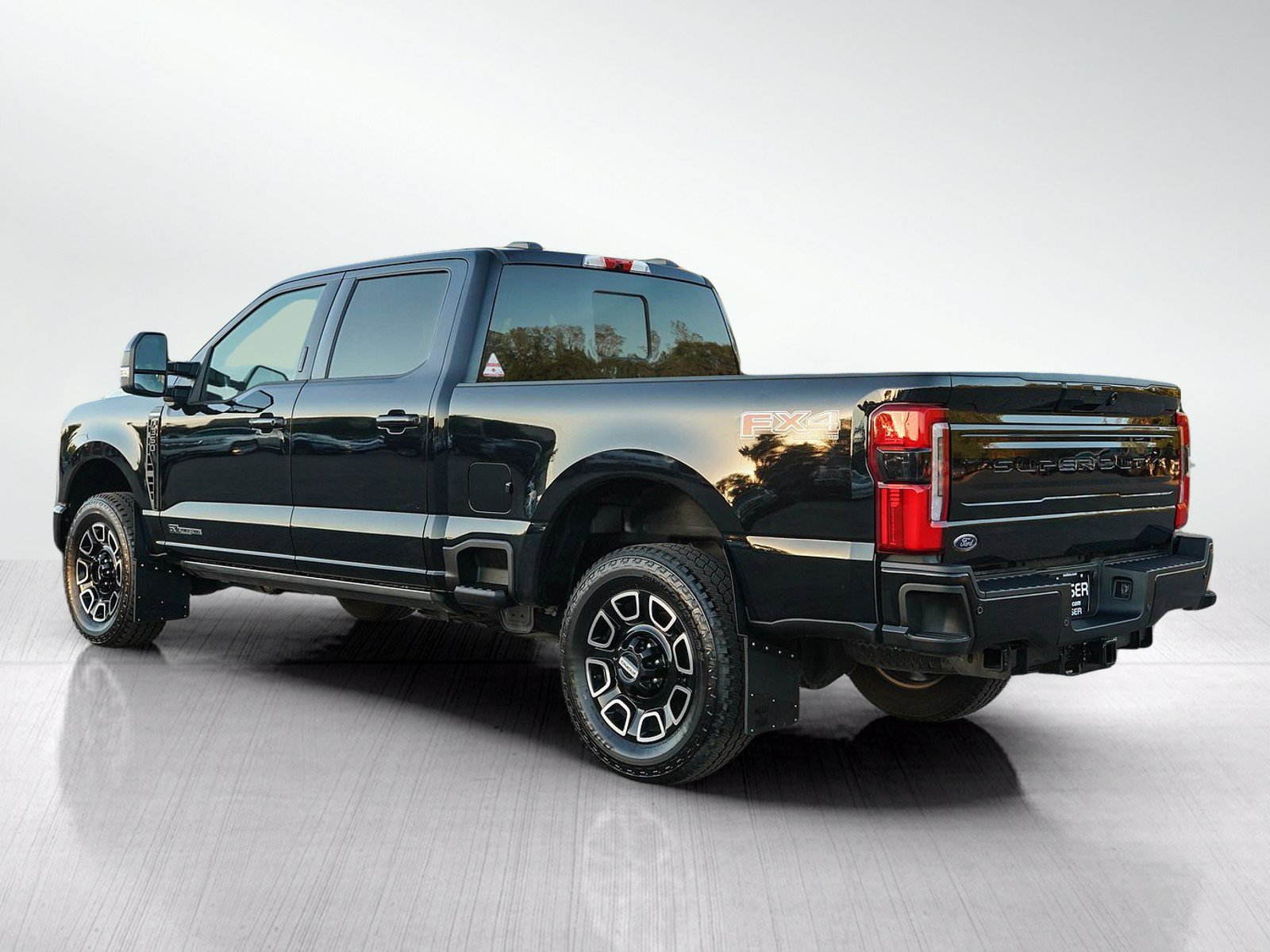 Used 2026 Ford F350 Platinum AWD/4WD image 3