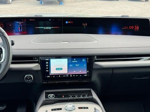 New 2025 Lincoln Navigator Reserve w/ Jet Appearance Package image 16