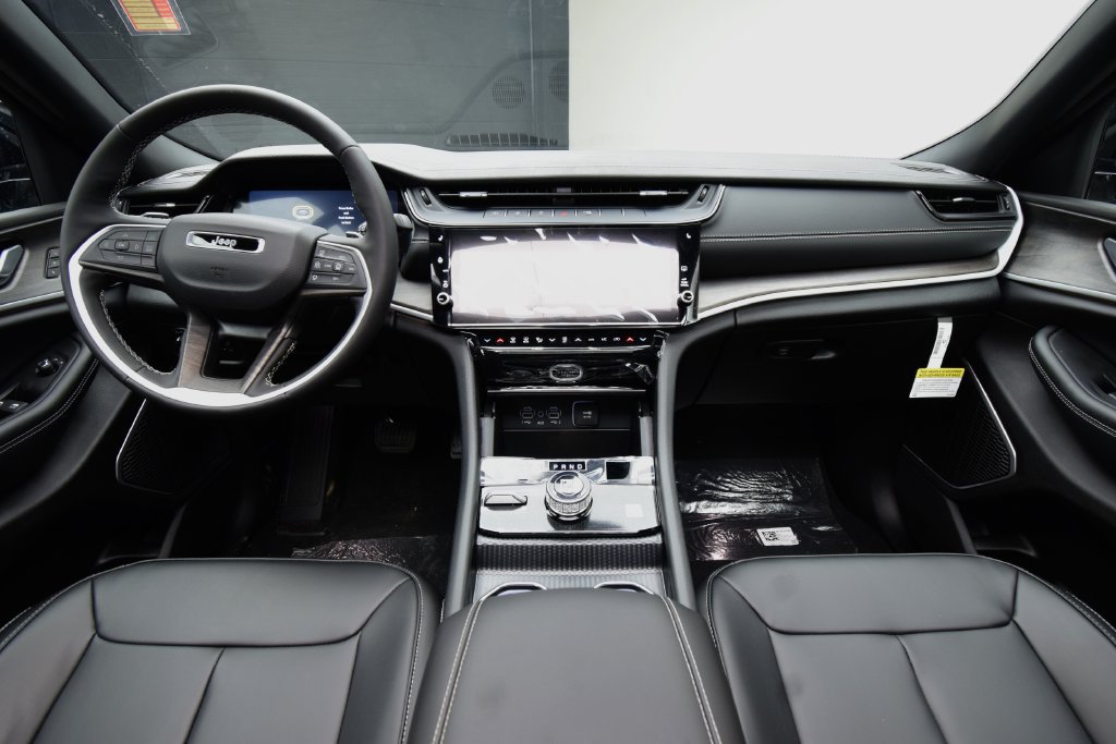 New 2026 Jeep Grand Cherokee Limited AWD/4WD image 30