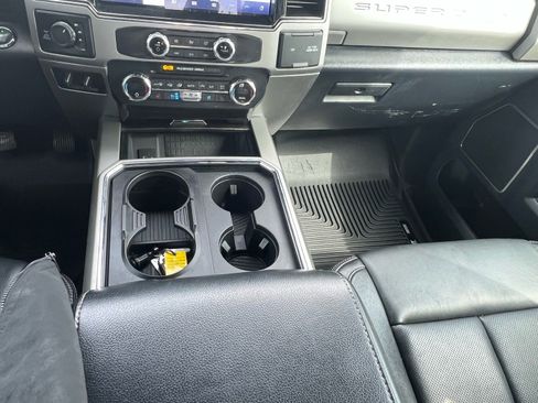 Used 2022 Ford F250 Lariat w/ Lariat Ultimate Package image 33