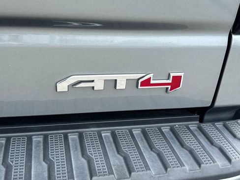 Used 2023 GMC Sierra 1500 AT4 w/ AT4 Premium Package AWD/4WD image 6