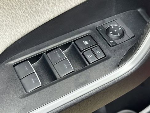 Used 2025 Toyota RAV4 Limited image 21