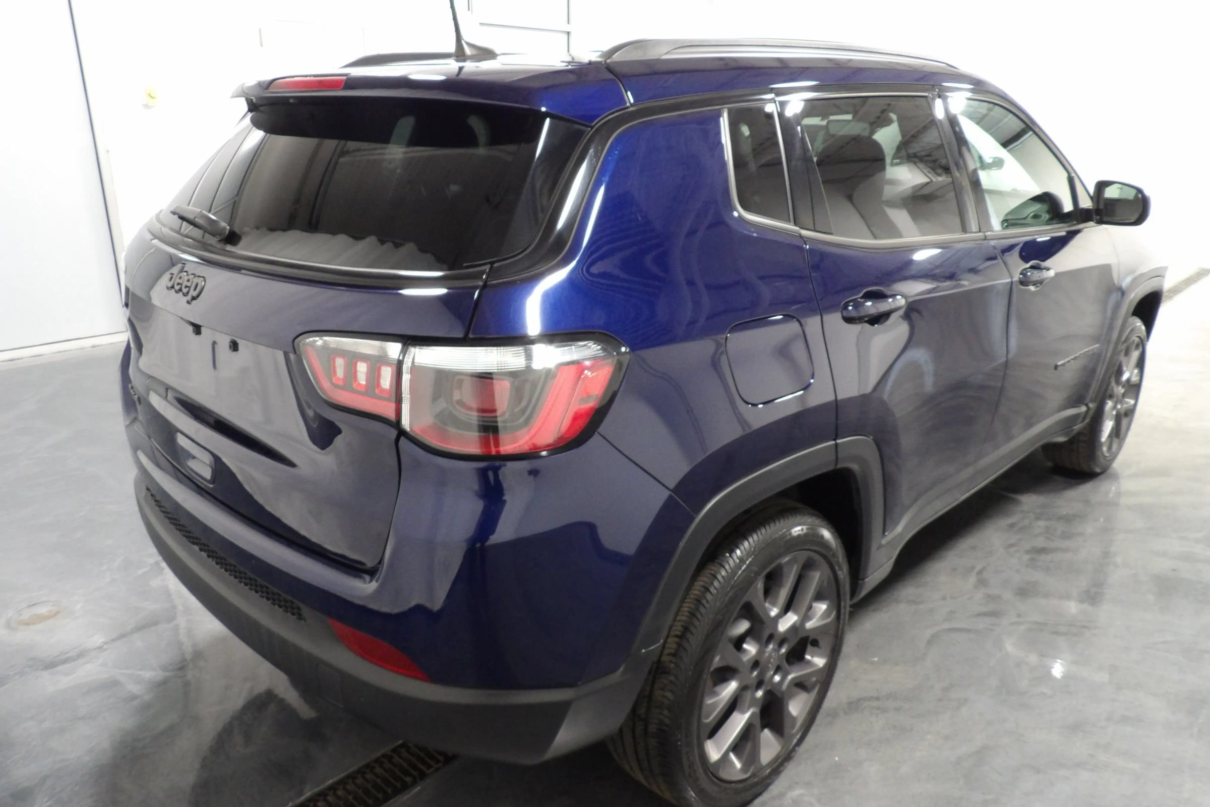 Used 2021 Jeep Compass Latitude AWD/4WD image 4