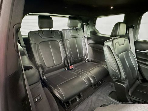 Used 2021 Jeep Grand Cherokee L Overland w/ Luxury Tech Group IV image 35