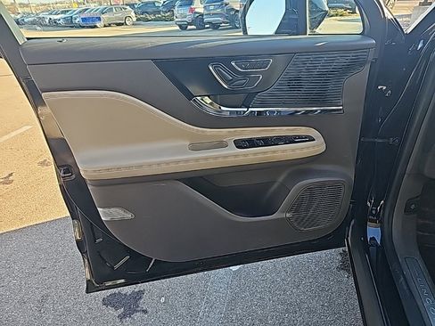 Used 2020 Lincoln Corsair FWD w/ Equipment Group 101A image 10