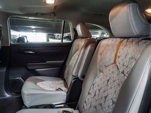 Used 2023 Toyota Highlander Bronze Edition w/ Protection Package #3 (TMS) image 20