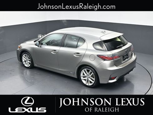 Used 2017 Lexus CT 200h image 26