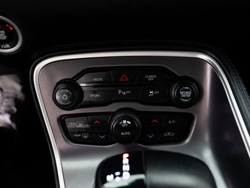 Used 2021 Dodge Challenger R/T w/ Driver Convenience Group image 18